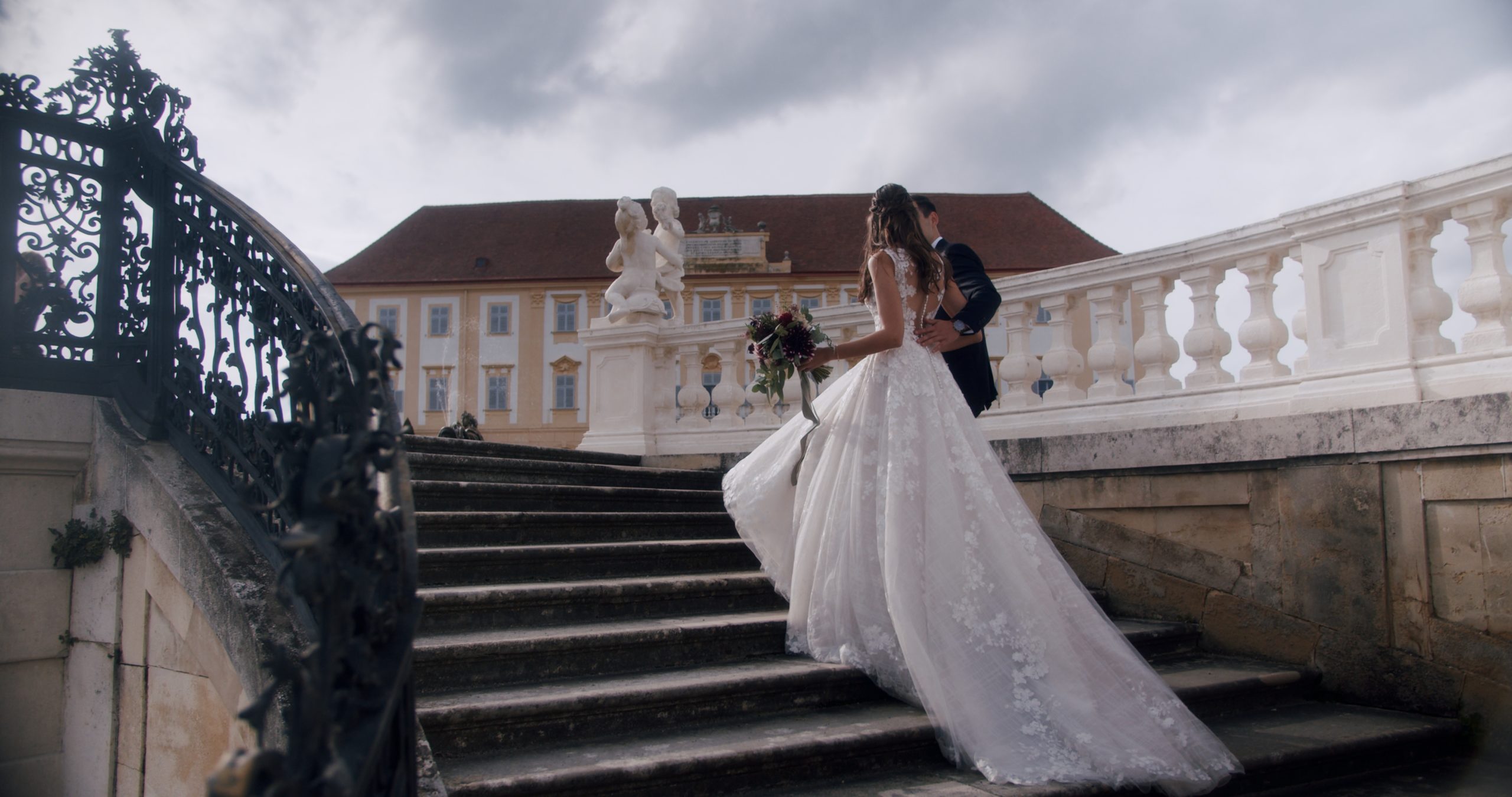 Traumkleid Stiege Schloss Hof